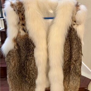 (SOLD)Elegant lynx and arctic fox Fur Vest in Brown and White